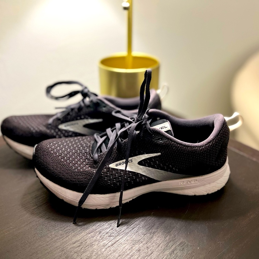 BROOKS | Revel 4 Training / Running Shoes